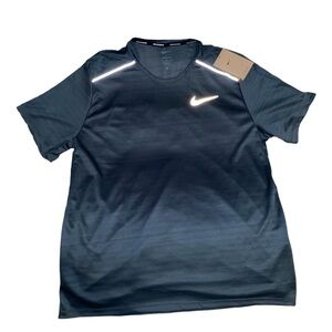 Nike Kelly Green Dri-Fit Short Sleeve Tee Athletic Design
